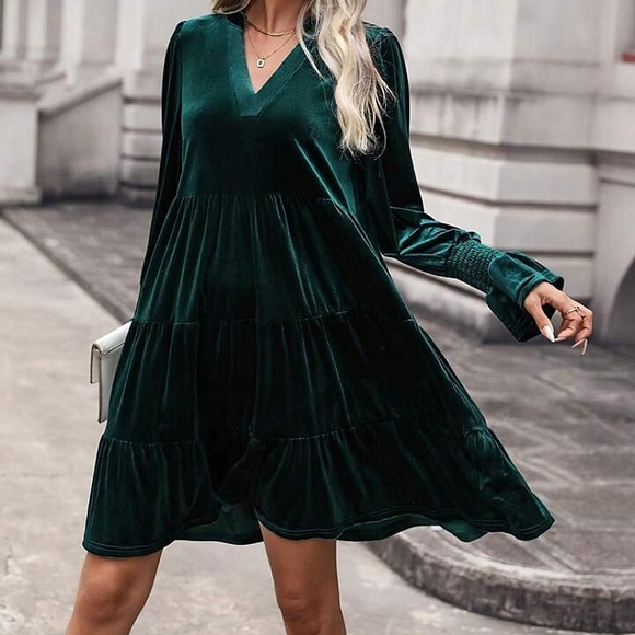 Green velvet babydoll dress with long sleeve ,V neck for womens , size M. - Picture 1 of 3